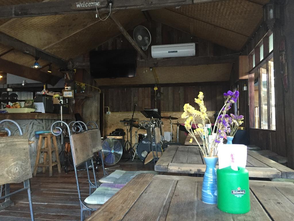 Отель Baanlansa Bed&Bar Чиангмай Экстерьер фото