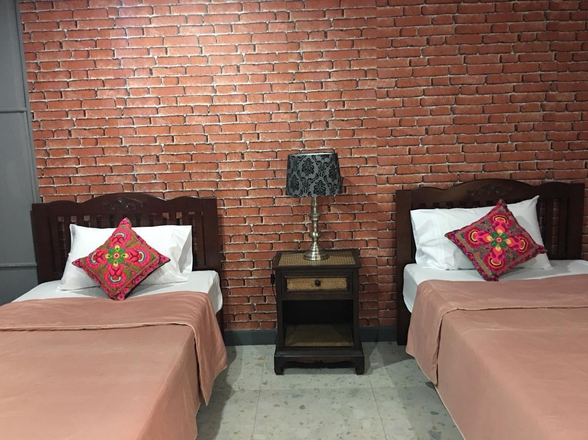 Отель Baanlansa Bed&Bar Чиангмай Экстерьер фото