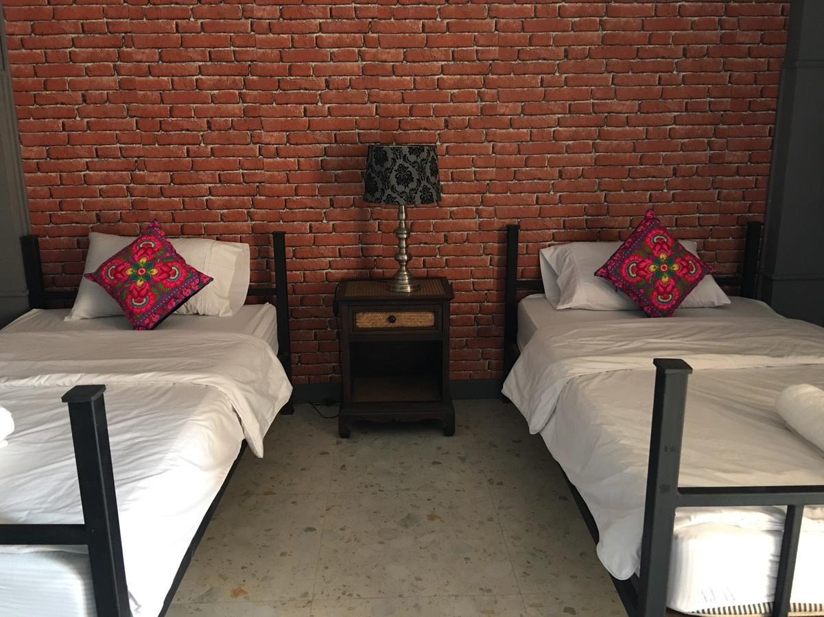 Отель Baanlansa Bed&Bar Чиангмай Экстерьер фото