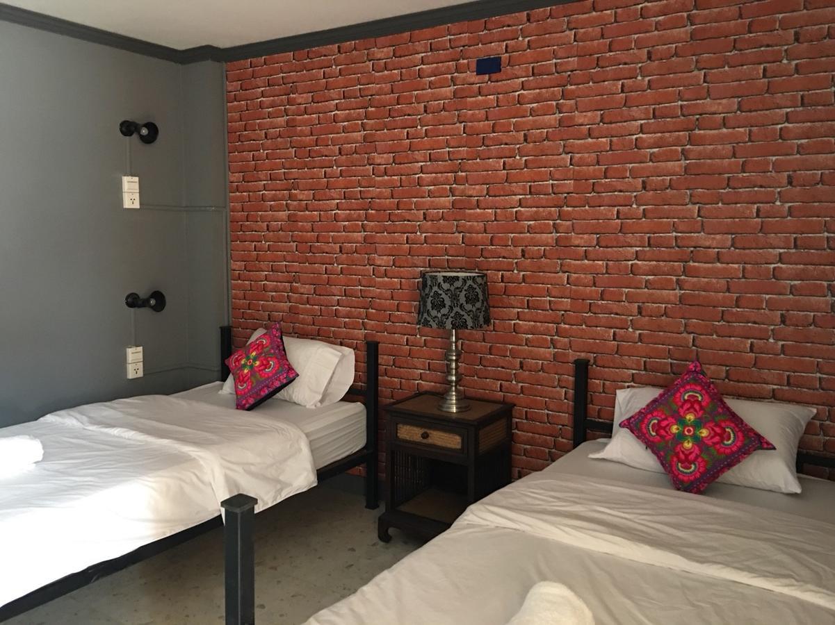 Отель Baanlansa Bed&Bar Чиангмай Экстерьер фото